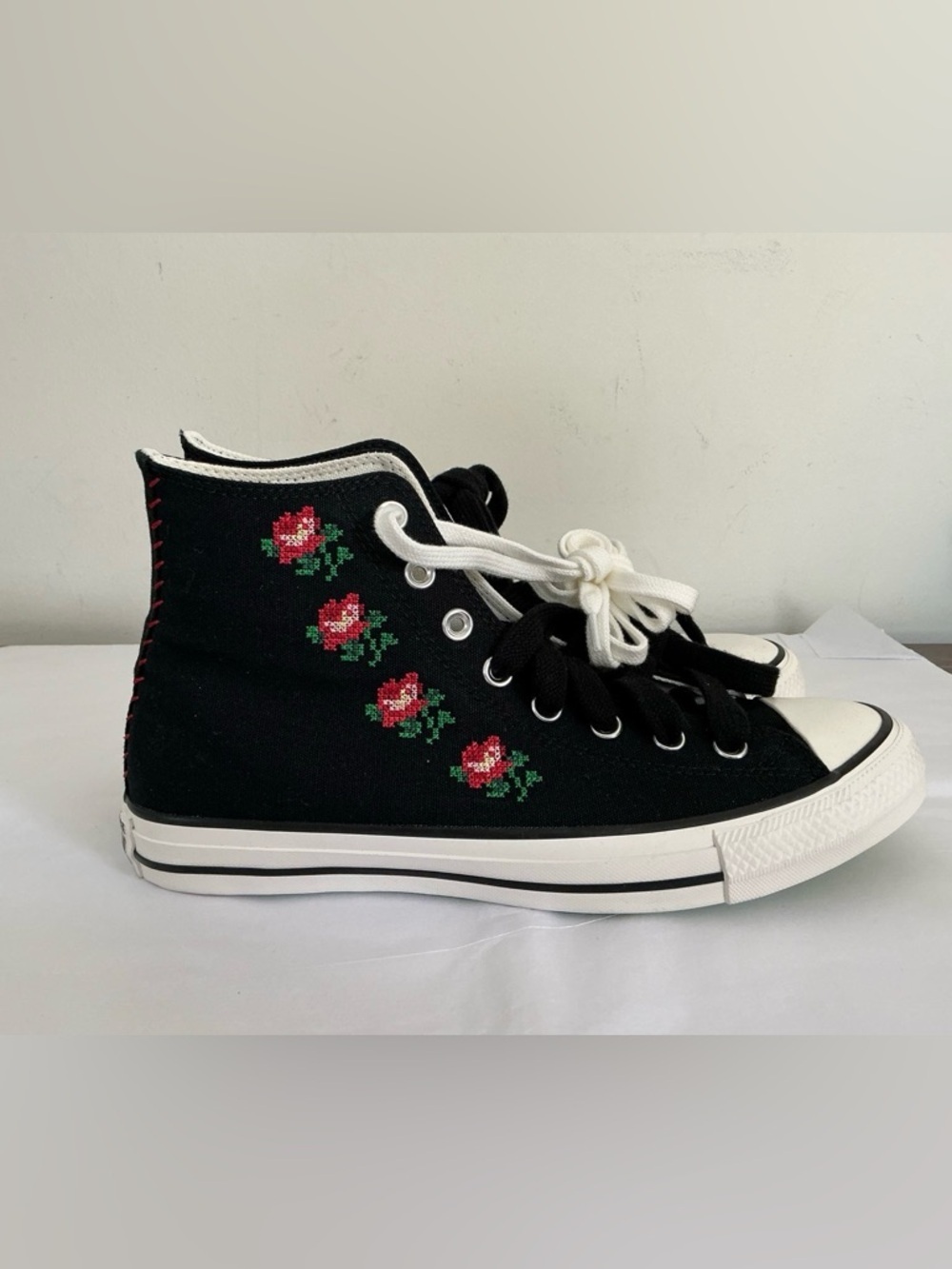Converse Wmns Chuck Taylor All Star High 'Cross Stitch Roses - Picture 3 of 6